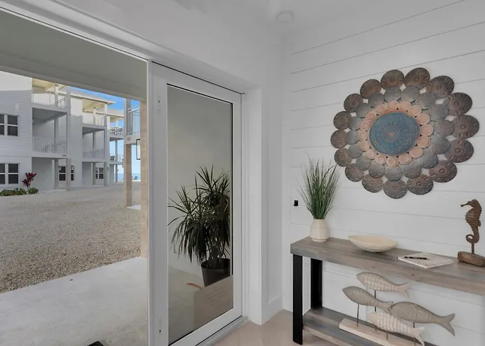 Hooked On Islamorada Oceanfront Townhome, Private Dock, Pool